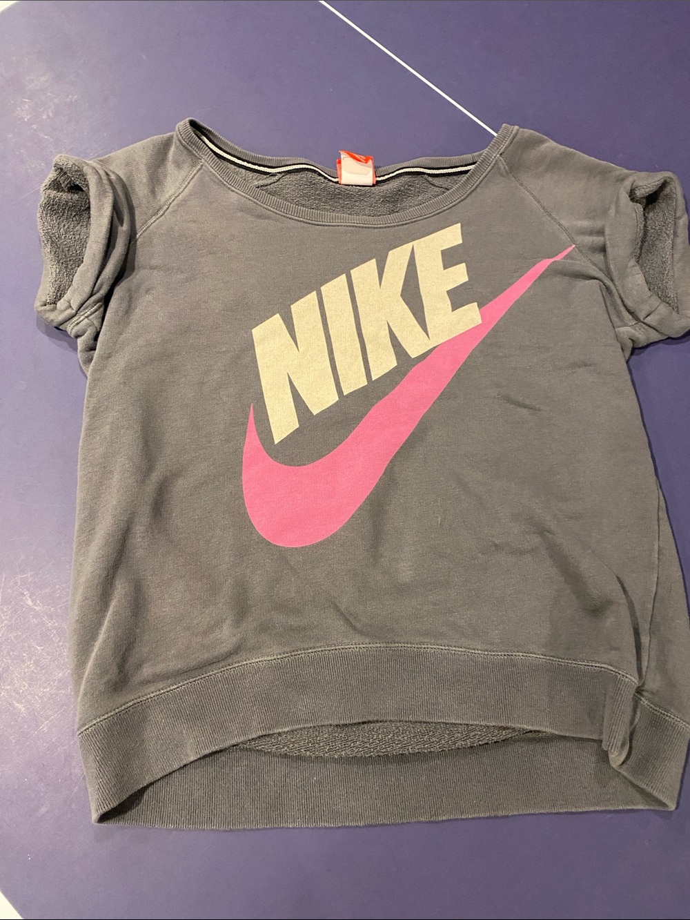 Nike Gray Short-Sleeve Sweatshirt with Pink Swoosh